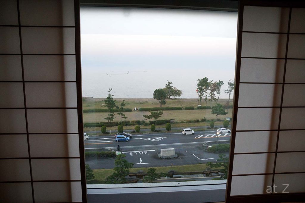 琵琶湖マリオットホテルの和室から望む琵琶湖
