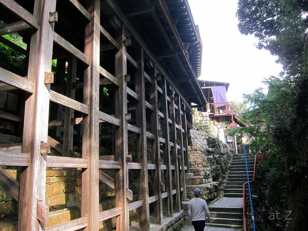 竹生島神社と宝厳寺を結ぶ舟廊下