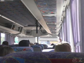 ブエノスアイレスの空港間の連絡バスの車内