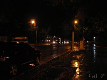 雨が降るカラファテ市内