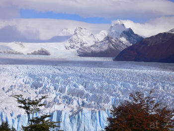延々と続くペリトモレノ氷河