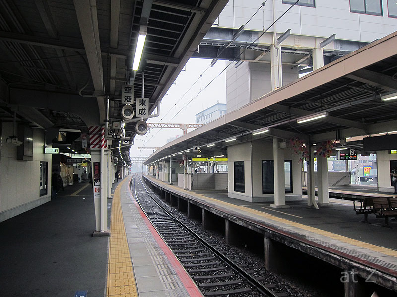 大みそか午前中の京成成田駅