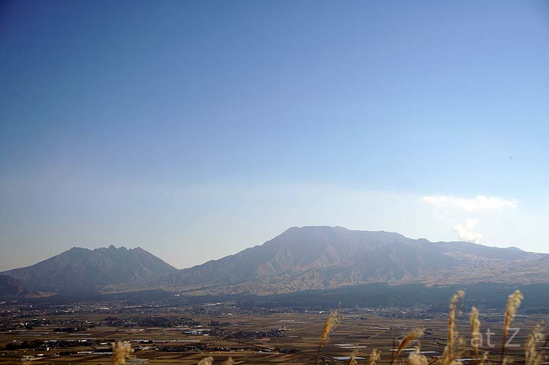 根子岳と阿蘇山方面